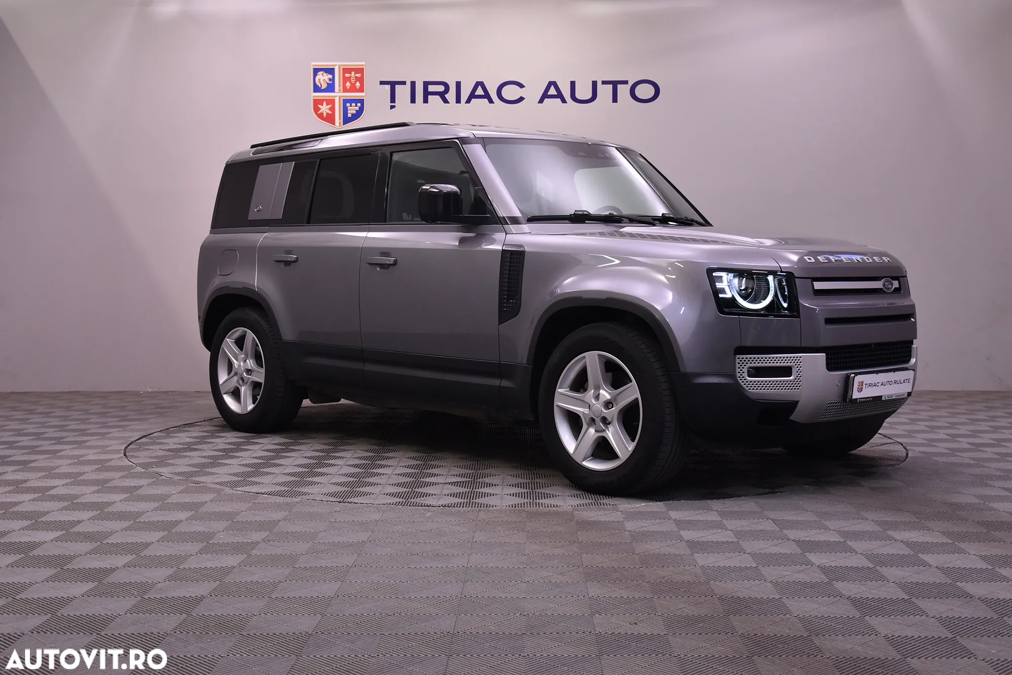Land Rover Defender 130 3.0D 250 MHEV SE - 7