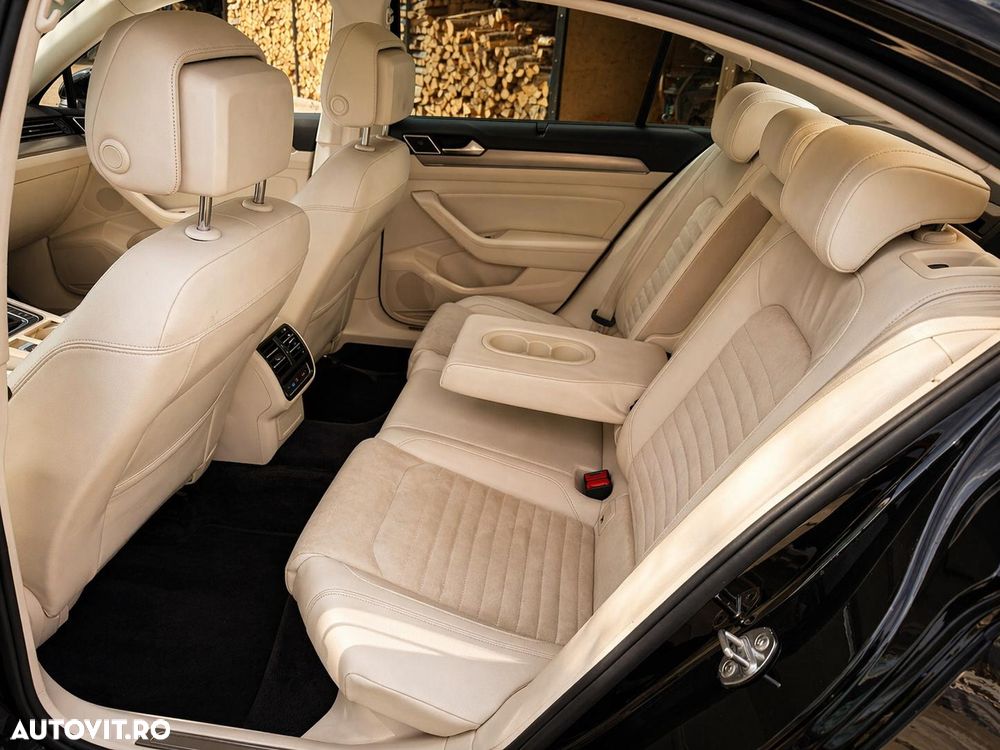 Volkswagen Passat - 12