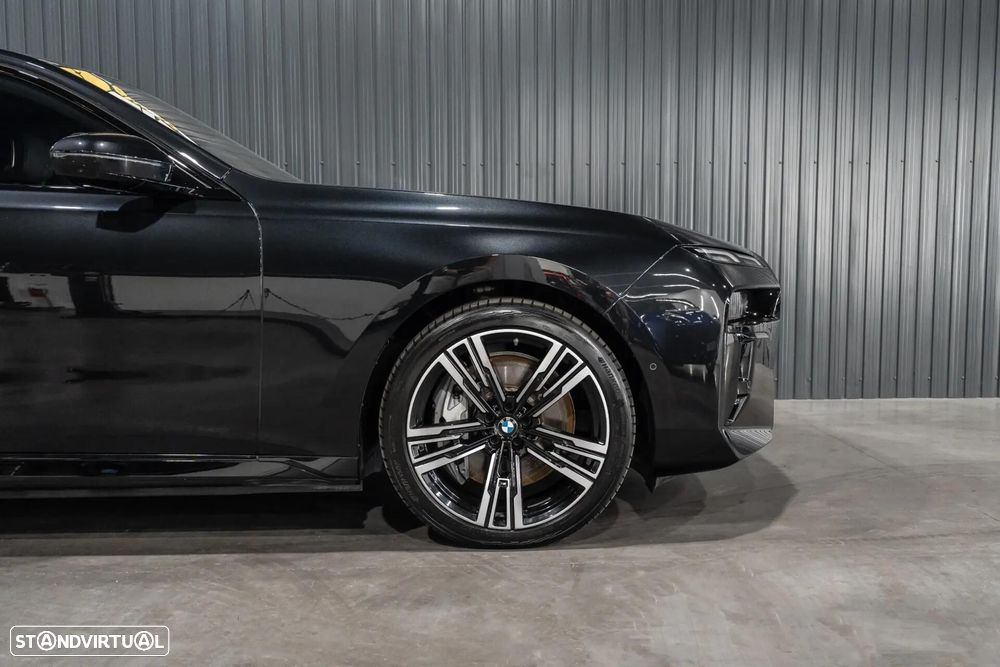 BMW 750 750e xDrive Pack Desportivo M - 45