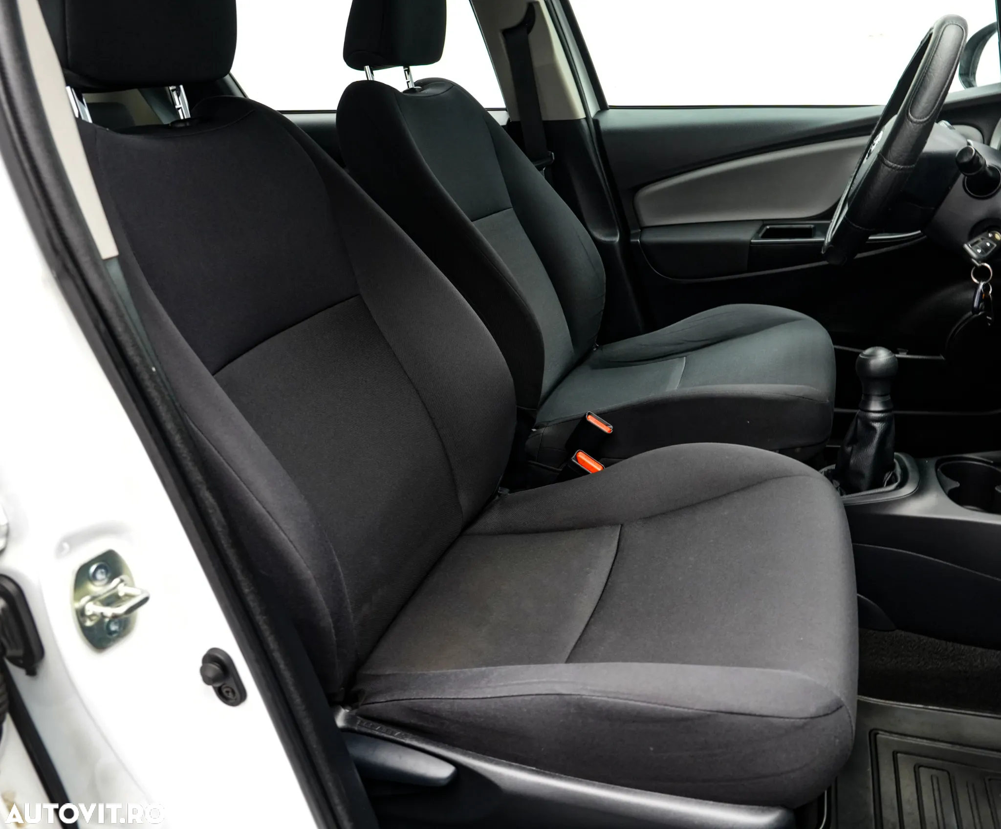 Toyota Yaris 1.0 L Eco - 15
