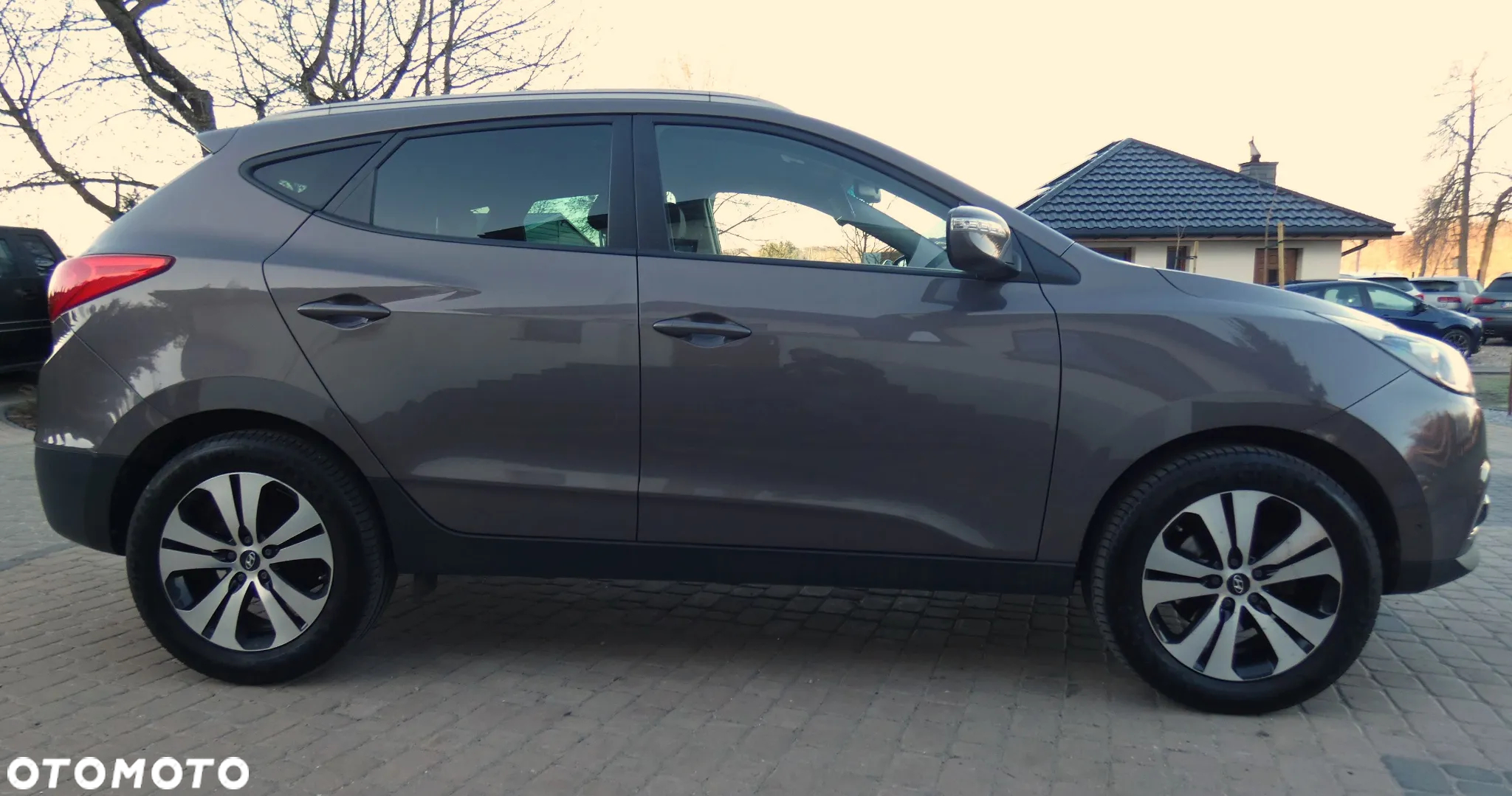 Hyundai ix35 blue 1.6 2WD Finale Gold - 18