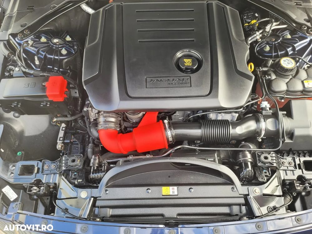 Jaguar F-Pace 20d RWD Prestige - 4