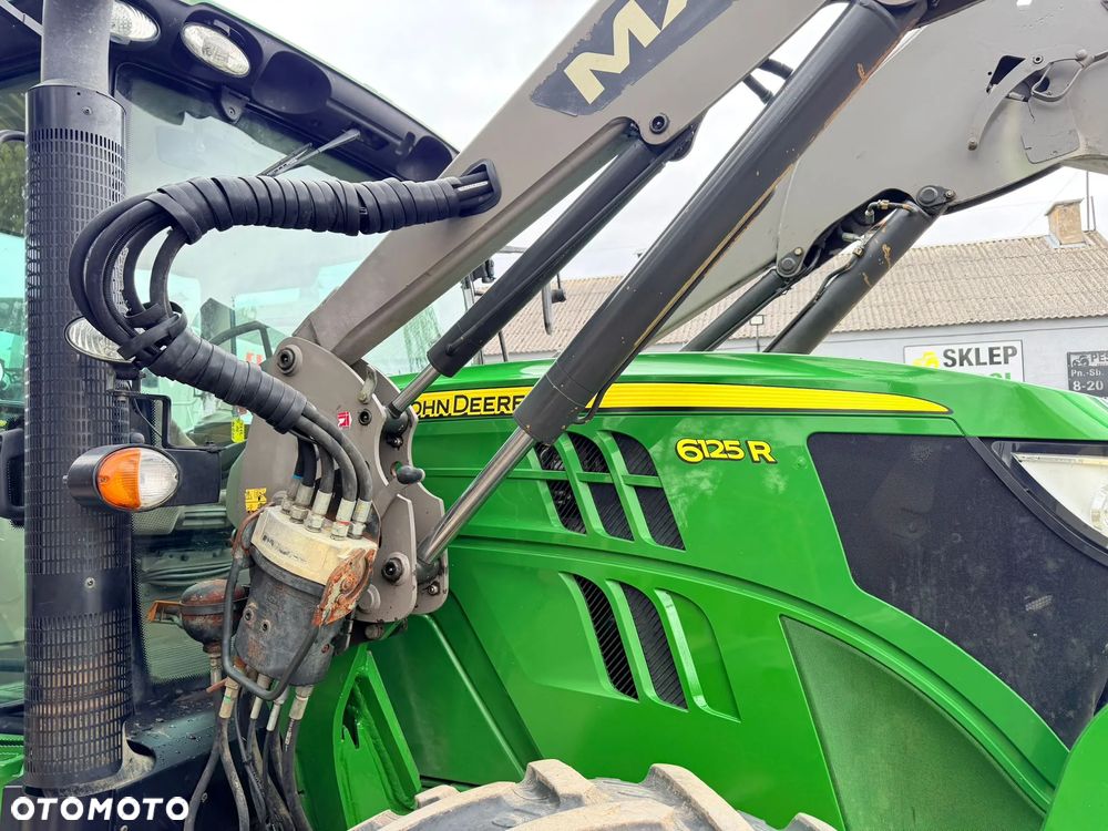 John Deere 6125R - 6