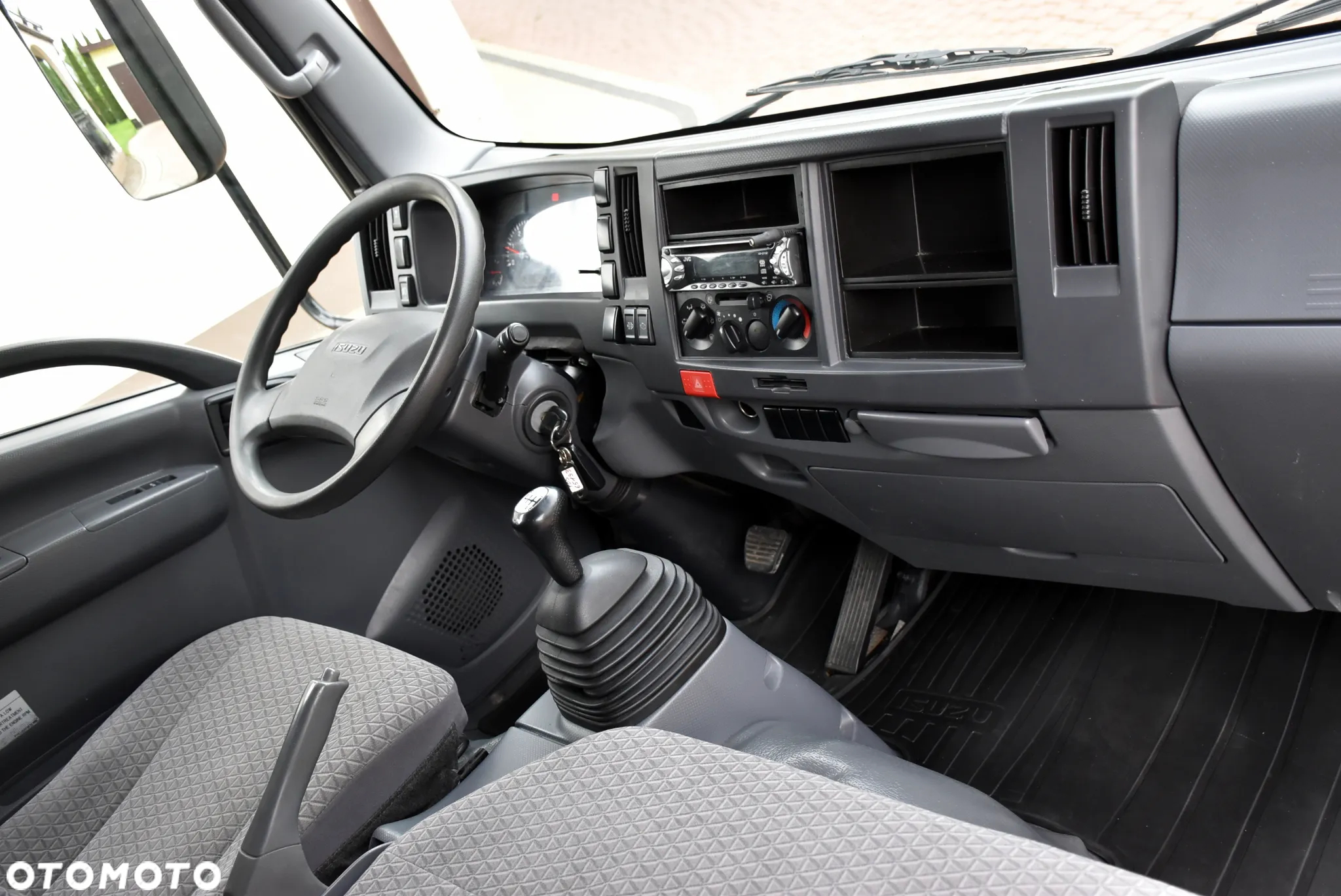 Isuzu N-SERIES m21 - 18