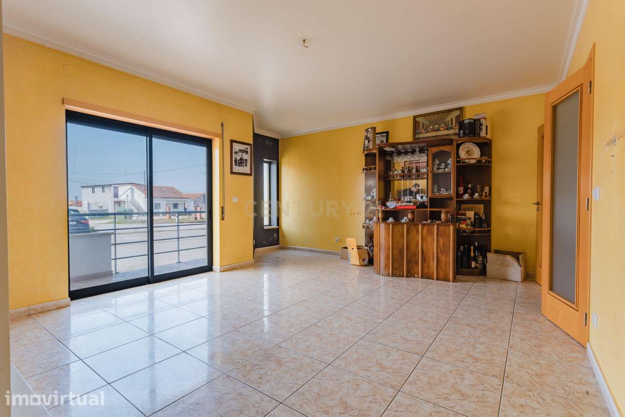 Apartamento T3 com áreas extraordinárias, garagem para 2 carros e pert - Grande imagem: 3/31