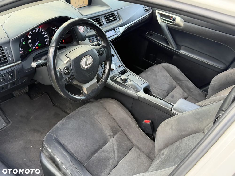 Lexus CT 200h Prestige - 12