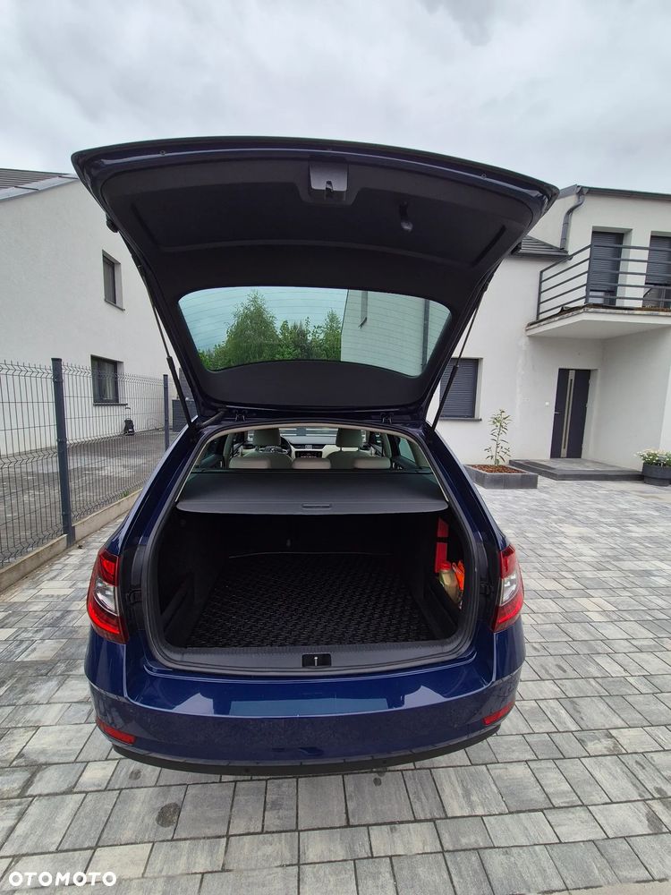 Skoda Octavia 1.6 TDI DSG Style - 16