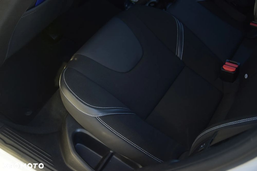 Volvo V40 D2 Momentum - 13