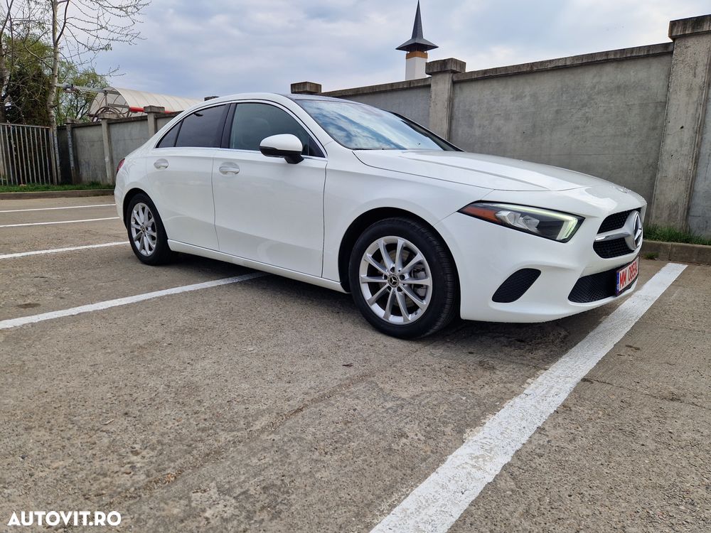 Mercedes-Benz A 220 Sedan 7G-DCT - 9