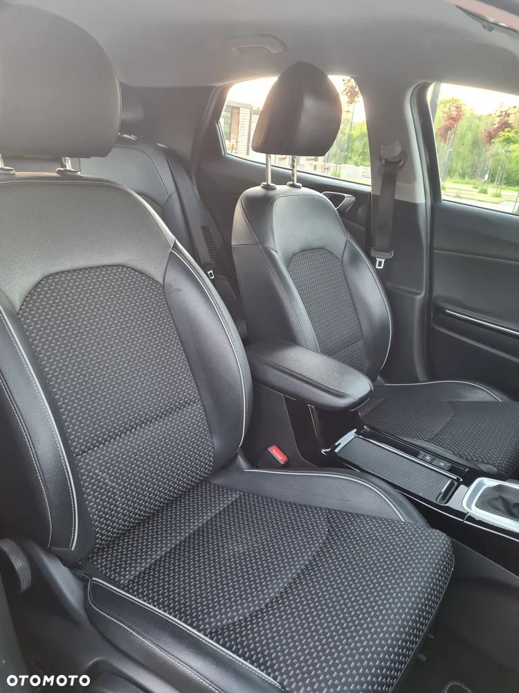 Kia XCeed - 37