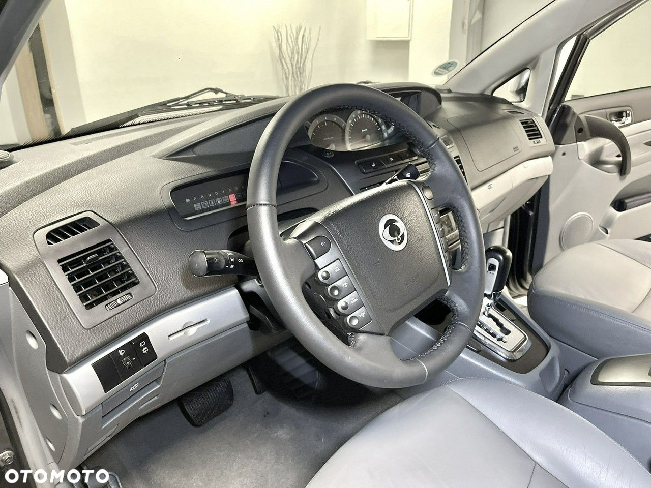 SsangYong/KGM Rodius RD 270 2WD Automatik Xdi s - 12