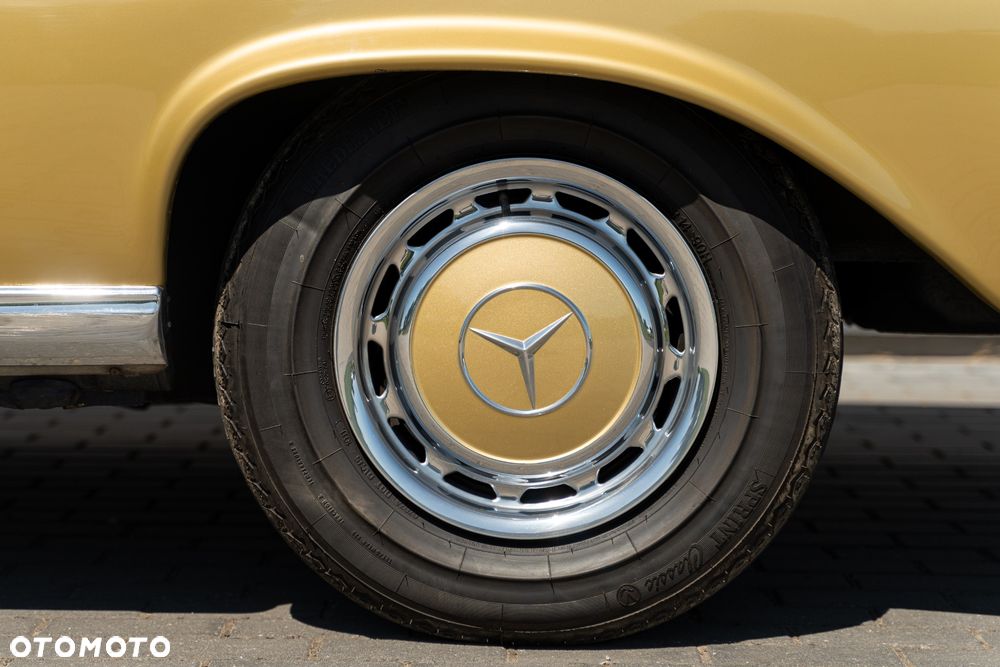 Mercedes-Benz 280 - 23