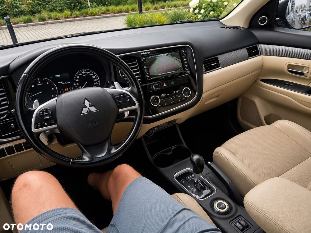 Mitsubishi Outlander 2.2 DI-D 4WD Automatik Instyle - 8