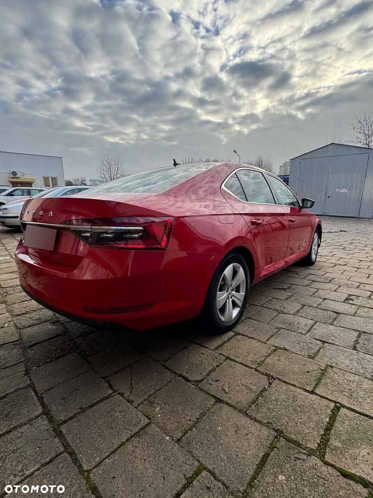Skoda Superb 2.0 TDI SCR Style DSG - 8