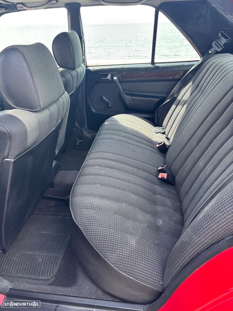 Mercedes-Benz W201 (1982-1993) 190 D 2.0 - 5