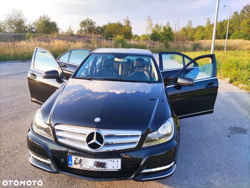 Mercedes-Benz Klasa C 180 BlueEFFICIENCY Avantgarde - 2