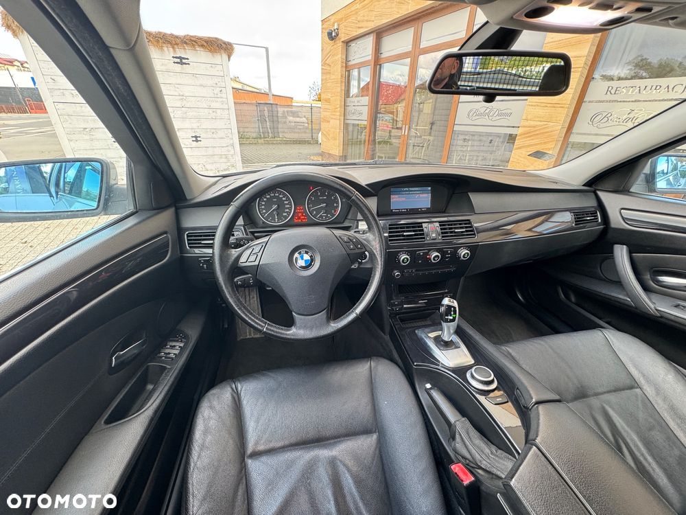 BMW Seria 5 523i - 14