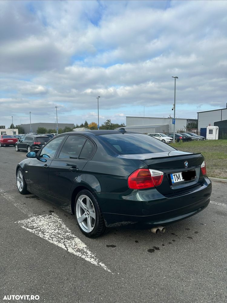 BMW Seria 3 318i Touring - 6