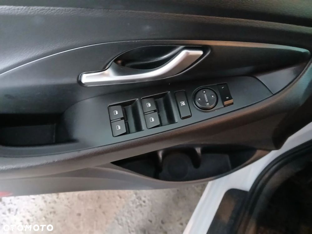 Hyundai i30 1.5 DPI Smart - 19