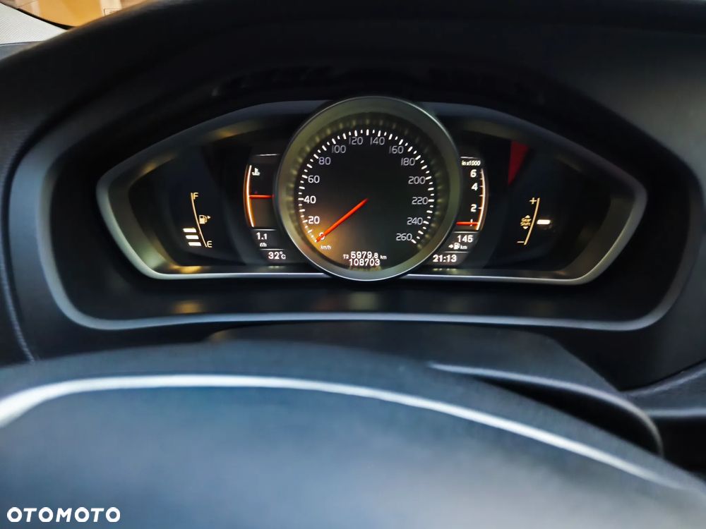 Volvo V40 Cross Country T3 Drive-E Ocean Race - 2