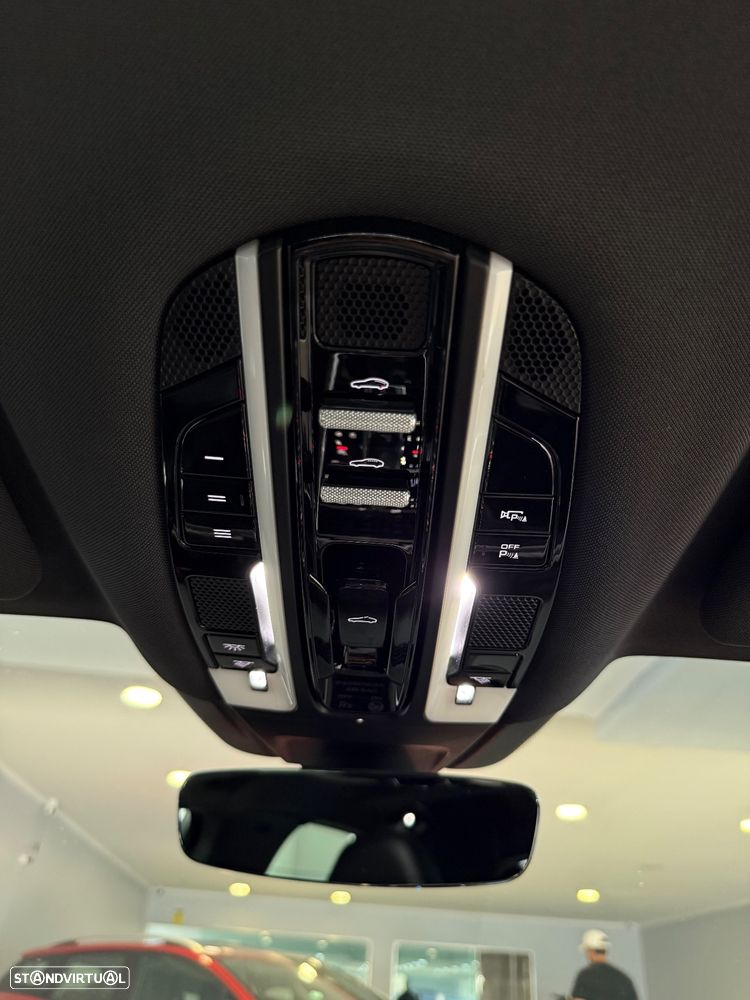 Porsche Panamera 4 Executive - 36