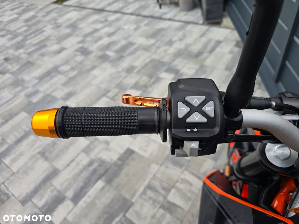 KTM Duke 390 - 19