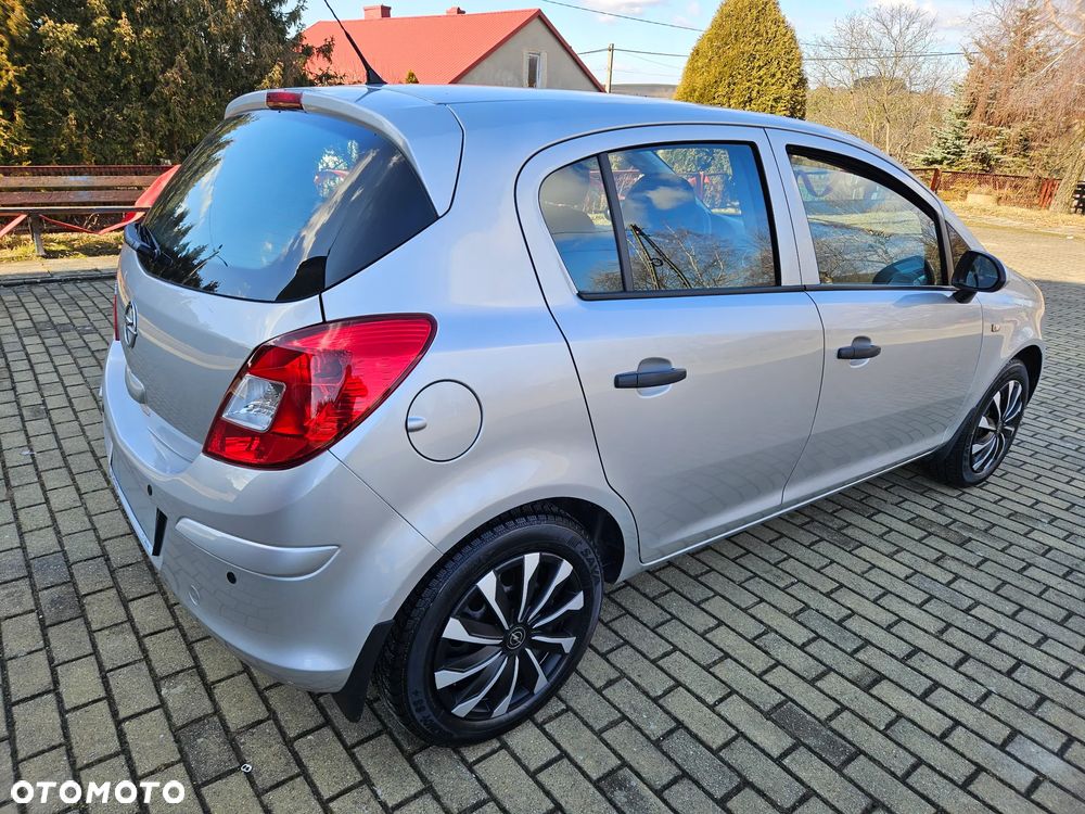 Opel Corsa 1.2 16V Essentia - 7