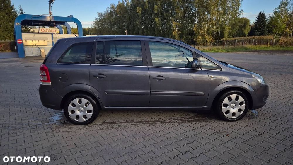 Opel Zafira 2010 photo 4