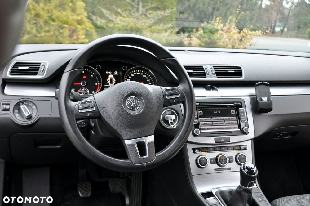 Volkswagen Passat - 30