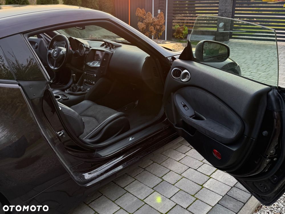 Nissan 370 Z 3.7 V6 - 8