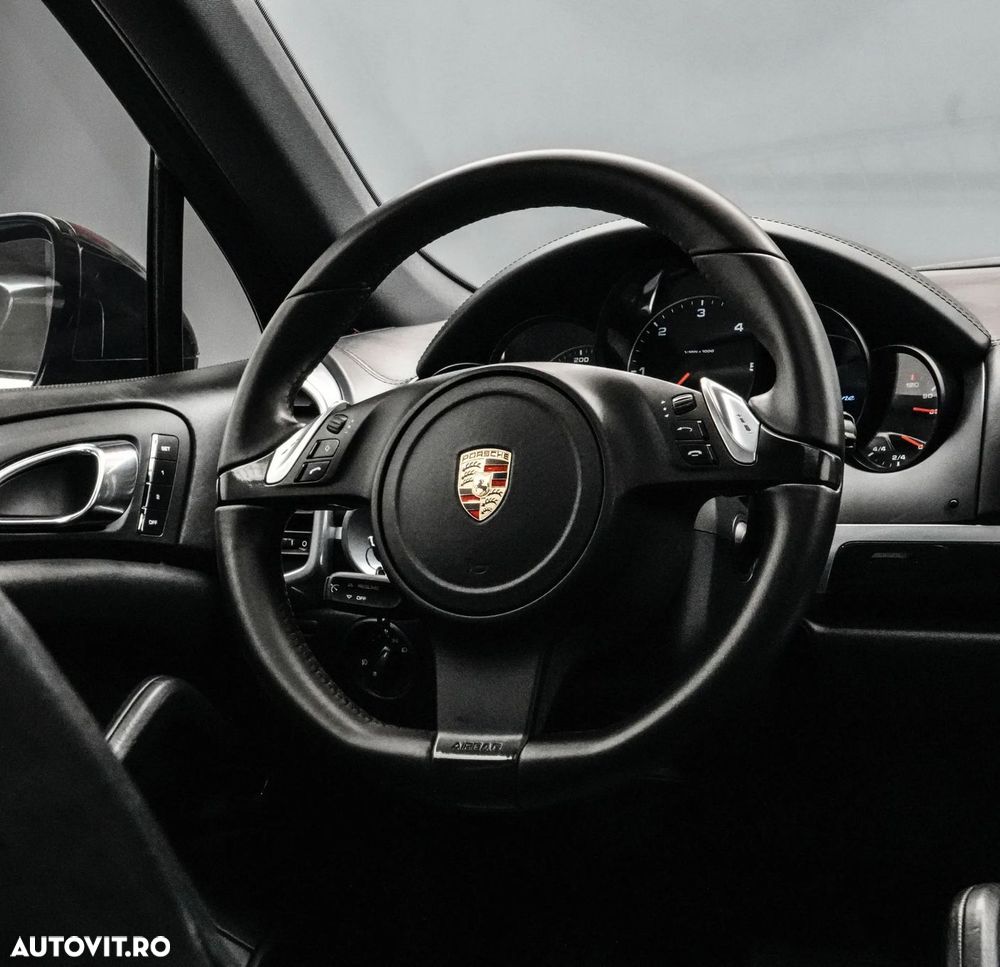 Porsche Cayenne 3.0 L V6 - 19