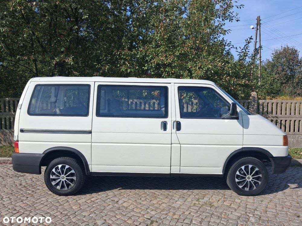 Volkswagen Caravelle - 5