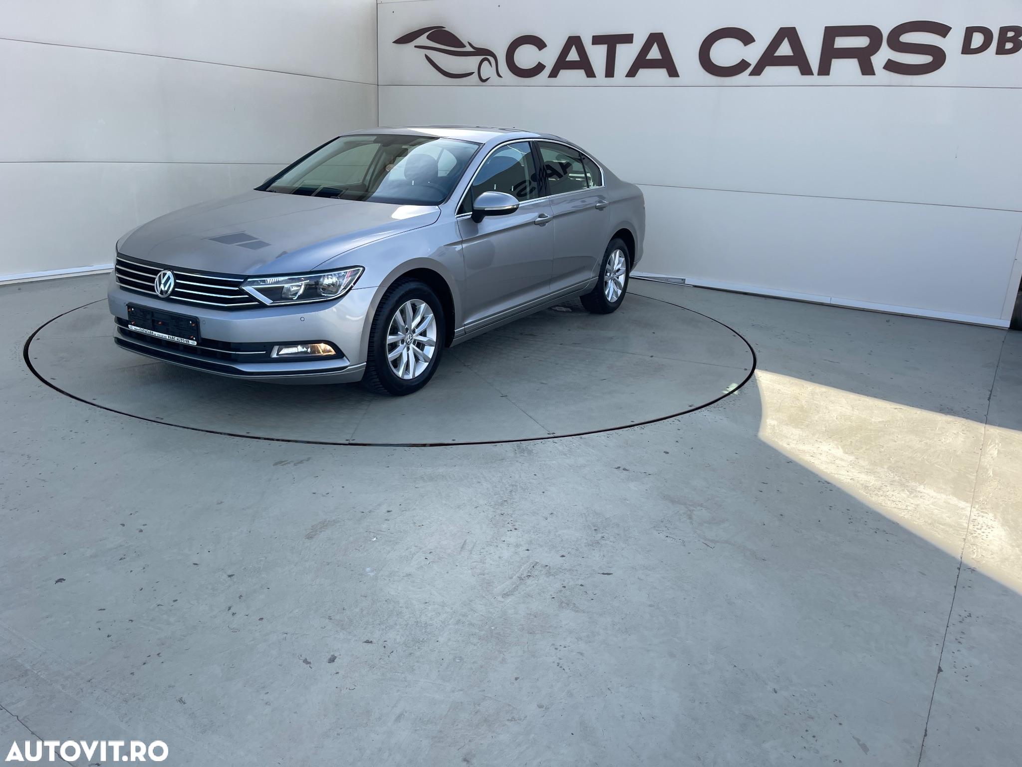 Volkswagen Passat - 4