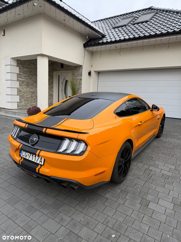 Ford Mustang - 4