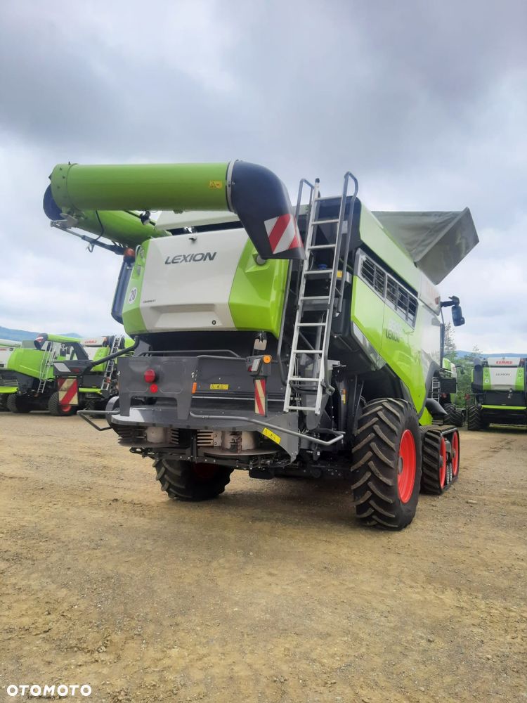 Claas Lexion 8900TT z hederem - 3