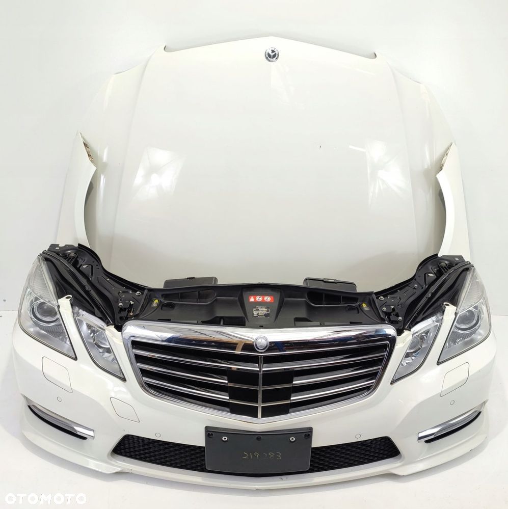 MERCEDES E KLASA W212 GRILL ATRAPA DISTRONIC RADAR - 2