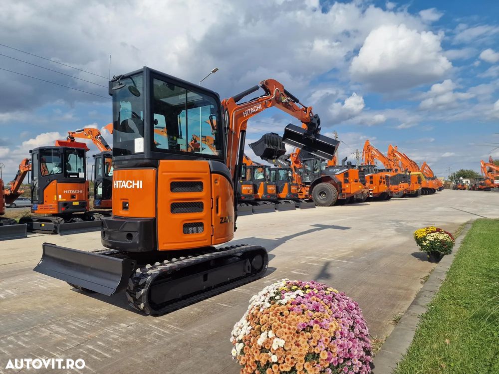 Hitachi 2,7t, CUPLA RAPIDA cu INCLINARE CUPE, 2021, 627h, cupe 400mm, 600mm, taluz NOI, senile 80% bune, inst picon, latime 1,5m, Ad sapare 3m, ridica 1,5t, motor 21CP, Produs in JAPONIA, posiblitate leasing 4 ani, CA NOU-PROMOTIE 32.900 EUR+Tva - 4