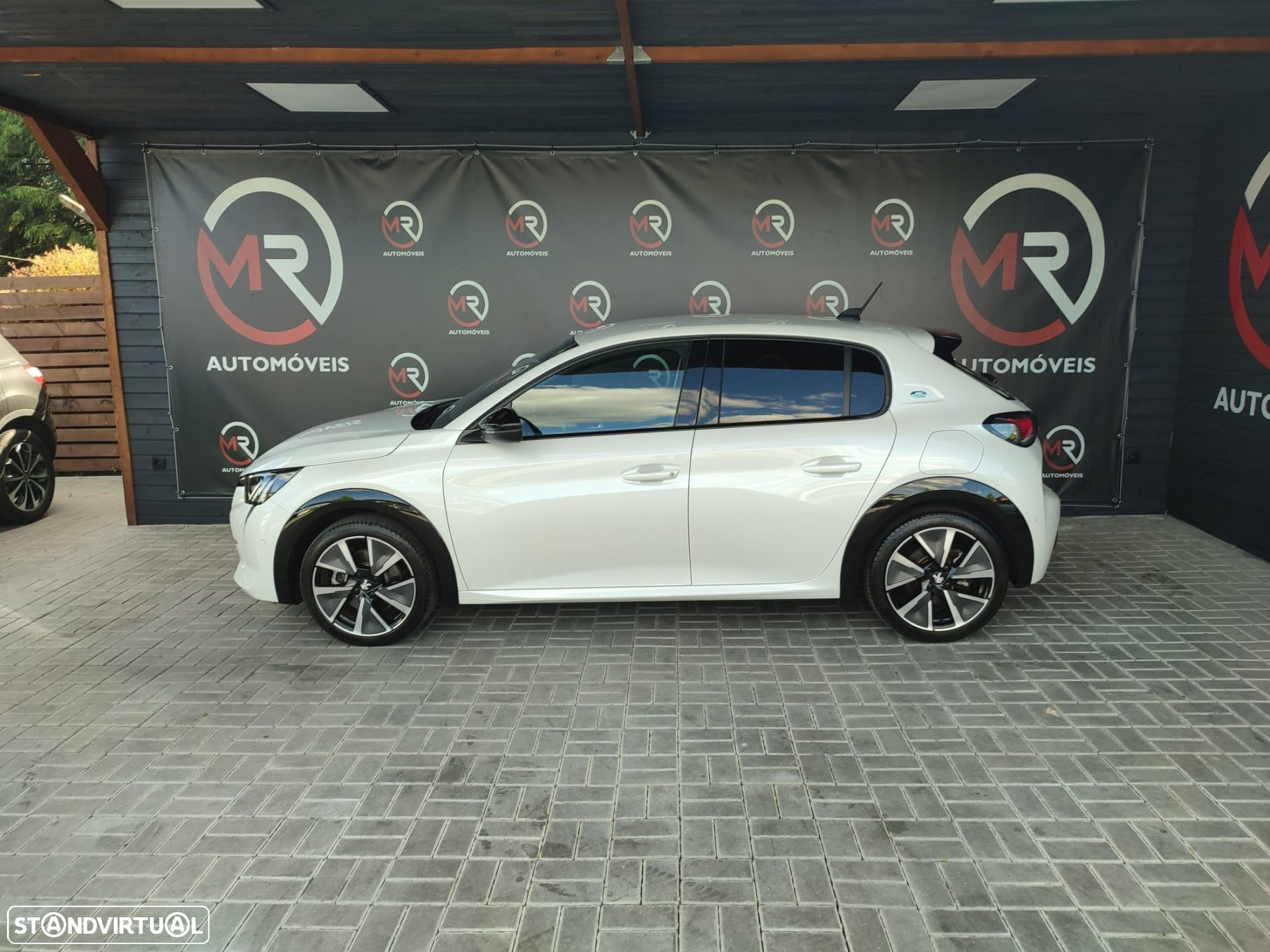 Peugeot e-208 50 kWh GT - 6