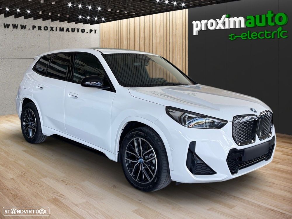 BMW iX1 eDrive20 M Sport Pack - 20