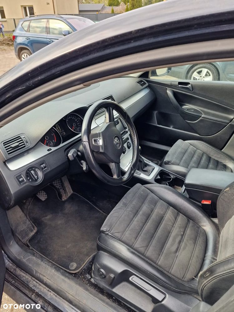 Volkswagen Passat 2.0 TDI DPF Highline - 4