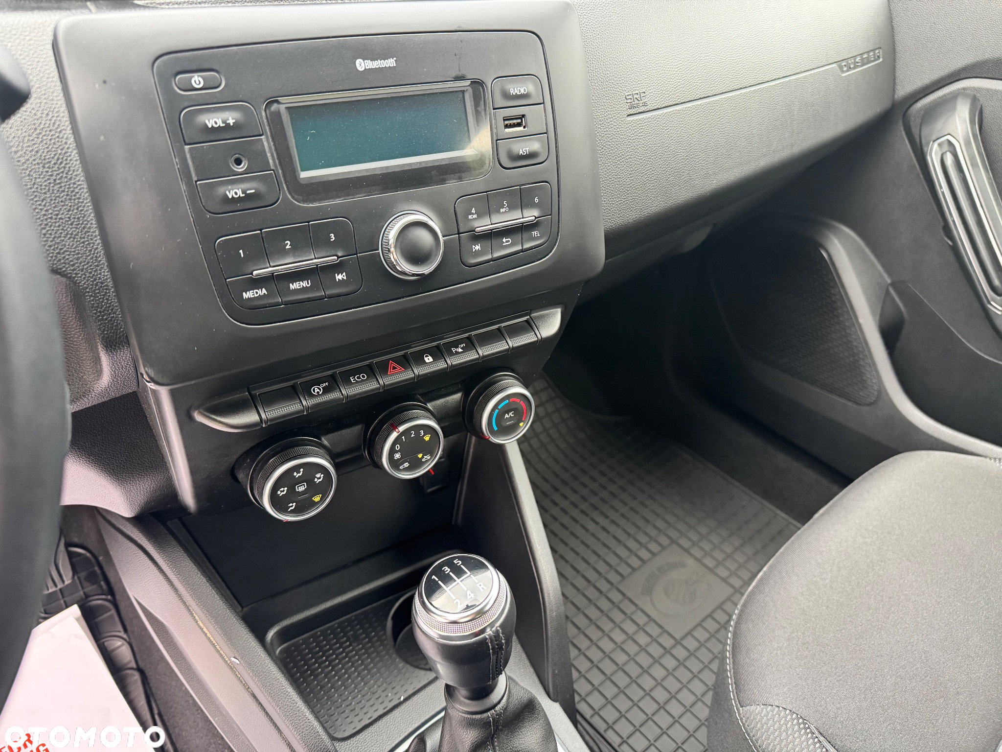 Dacia Duster 1.6 SCe Comfort - 33