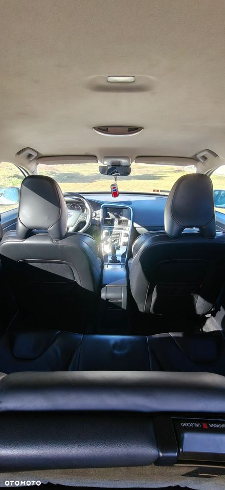 Volvo XC 60 D4 Drive-E Ocean Race - 10