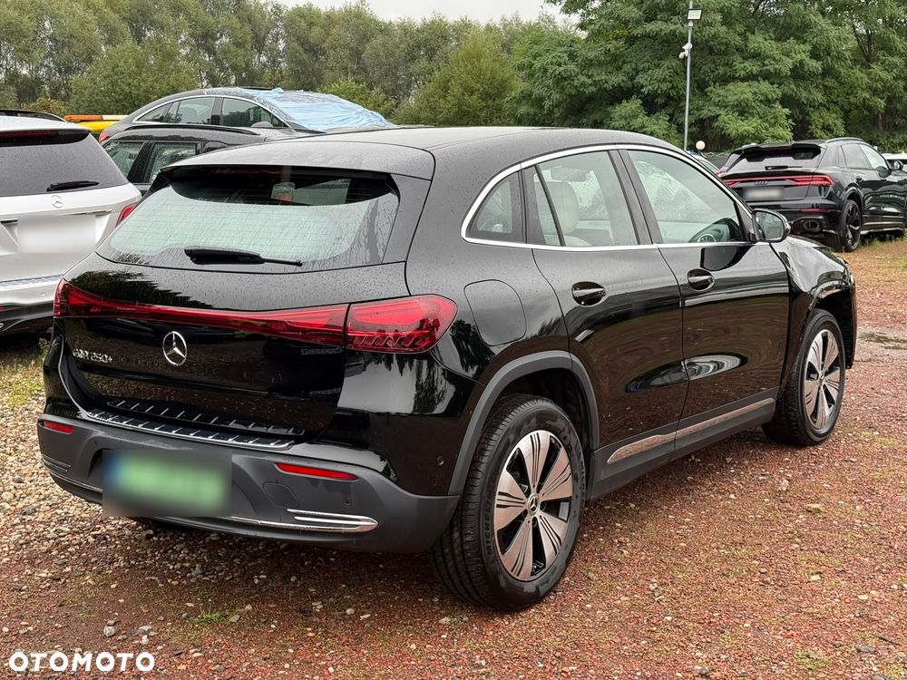 Mercedes-Benz EQA 250+ 70.5kWh Progressive - 2