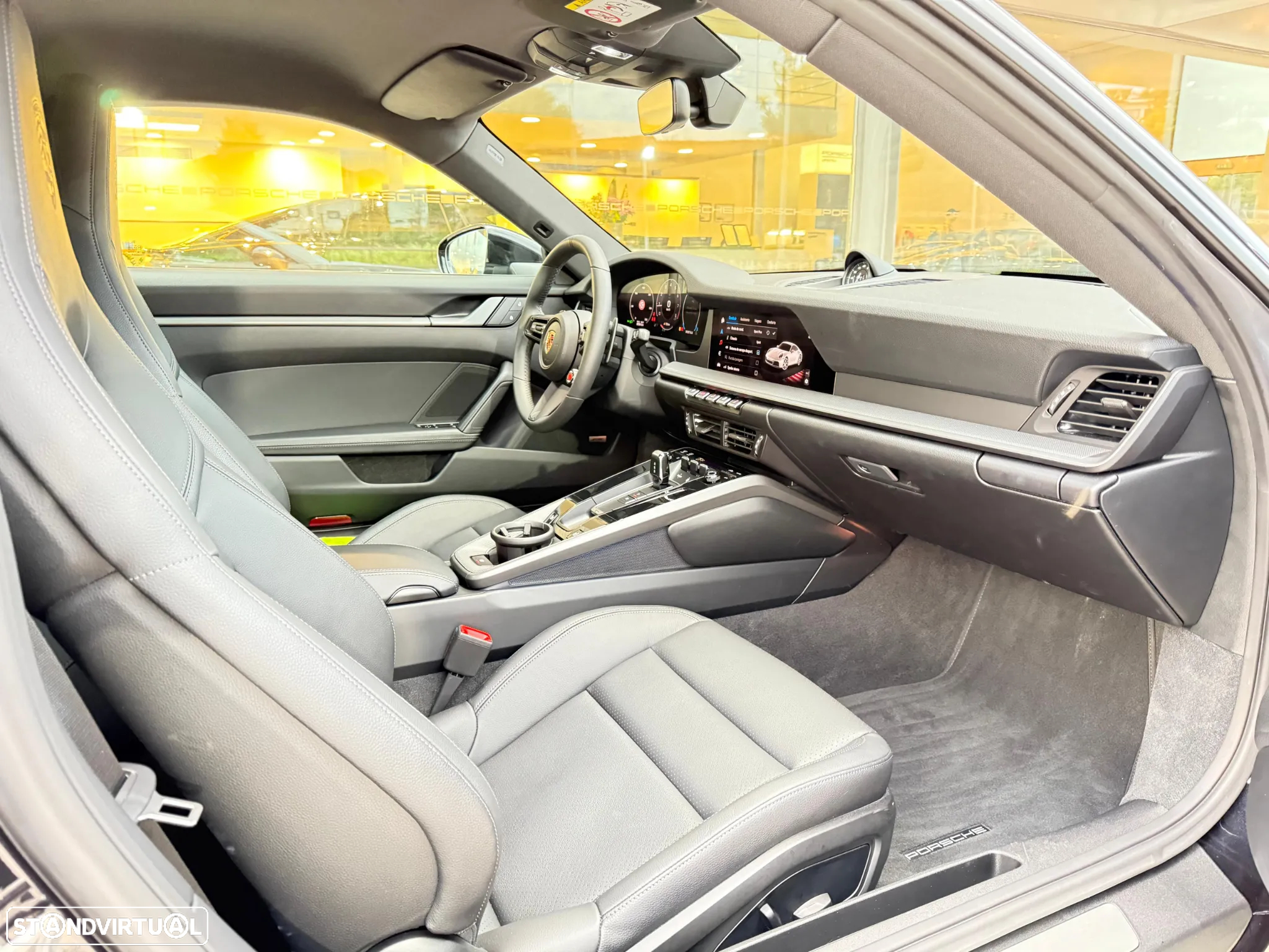 Porsche 911 (992) Carrera - 10