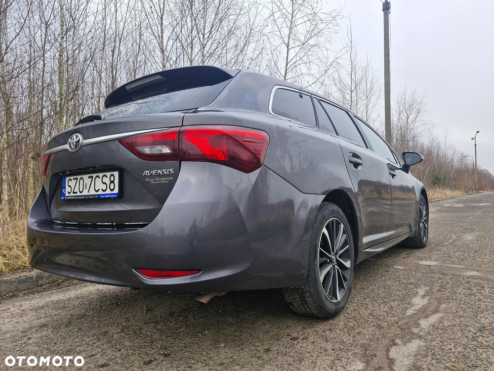 Toyota Avensis 2.0 D-4D Premium - 9