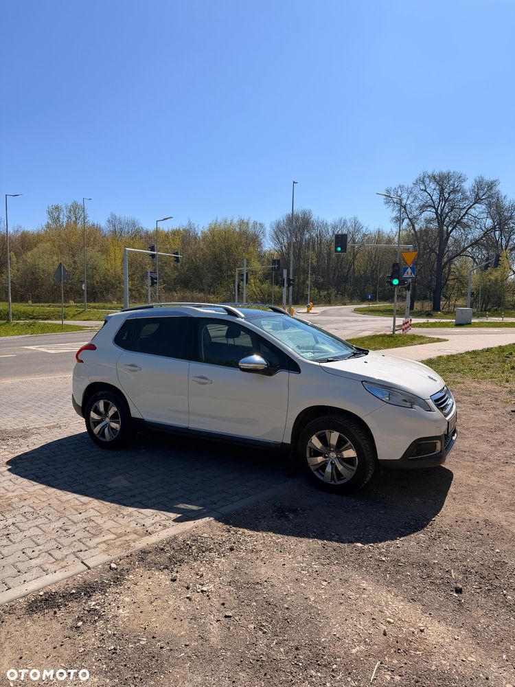 Peugeot 2008 1.2 VTi Allure - 3