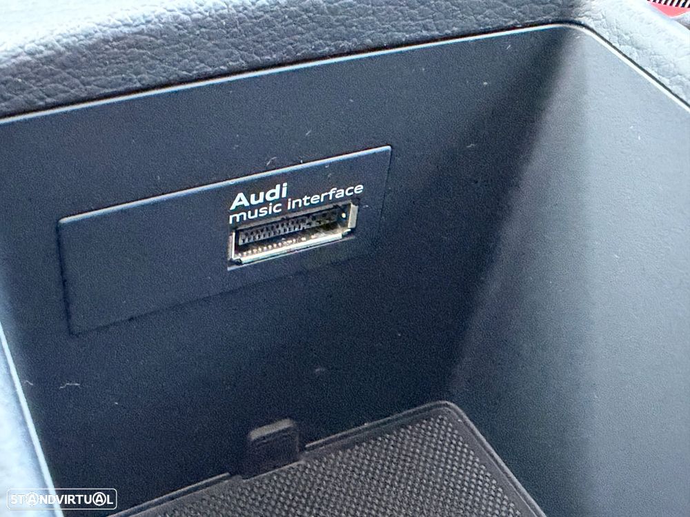 Audi A3 Sportback 1.6 TDI Advance Ultra — fotografia 33