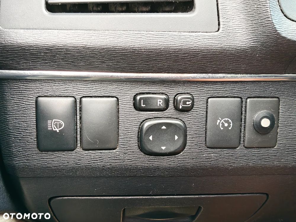 Toyota Avensis 2.0 D-4D Premium - 13