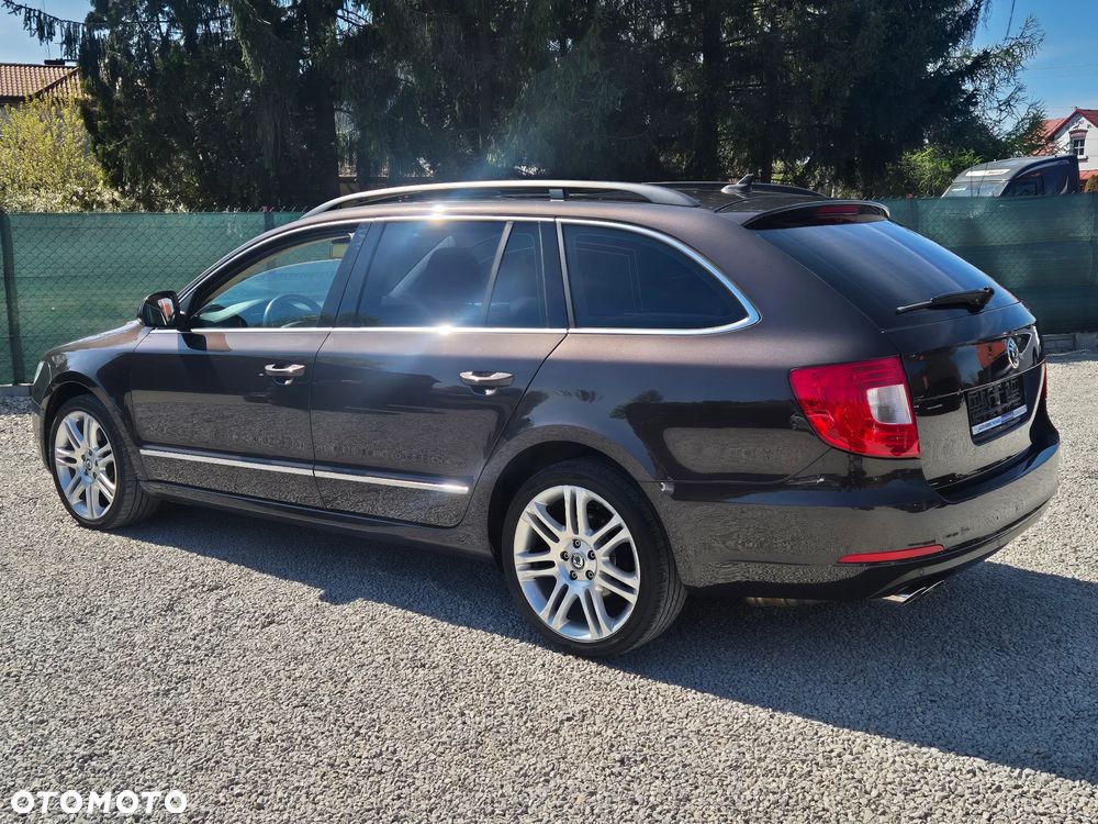 Skoda Superb 2.0 TDI DSG Exclusive - 8