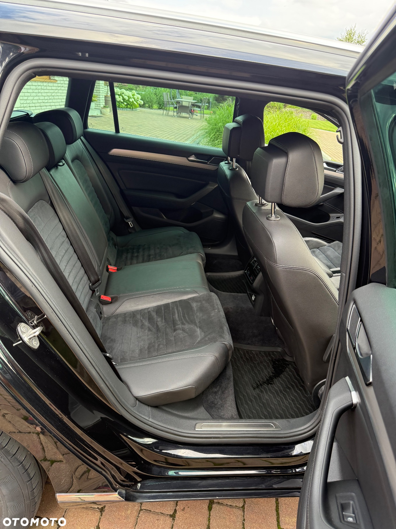 Volkswagen Passat Variant 2.0 TDI SCR 4Motion DSG Highline - 24